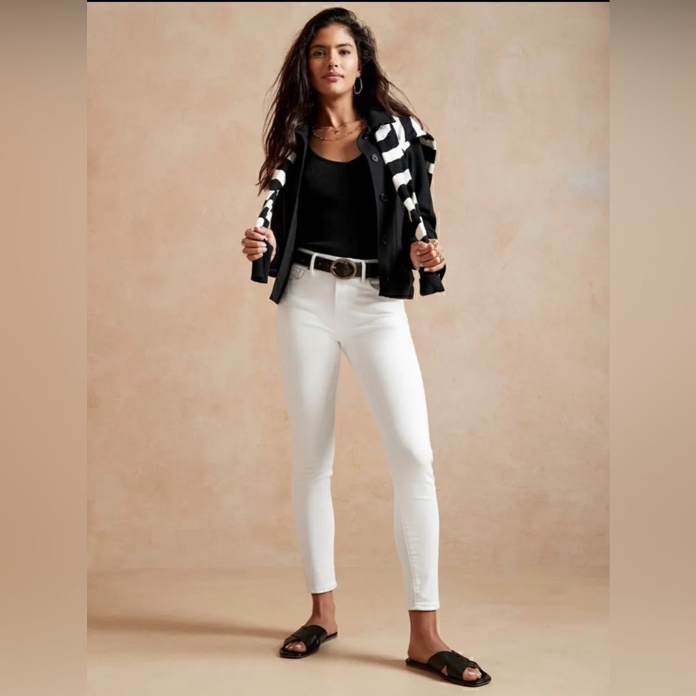 Banana Republic Mid Rise Skinny Jeans White Size 31/12 Petite NWT Retail $70